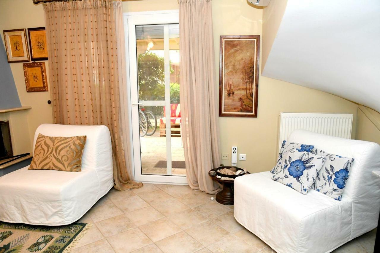 Studio On The Beach With Private Garden Agia Triada  Exterior photo